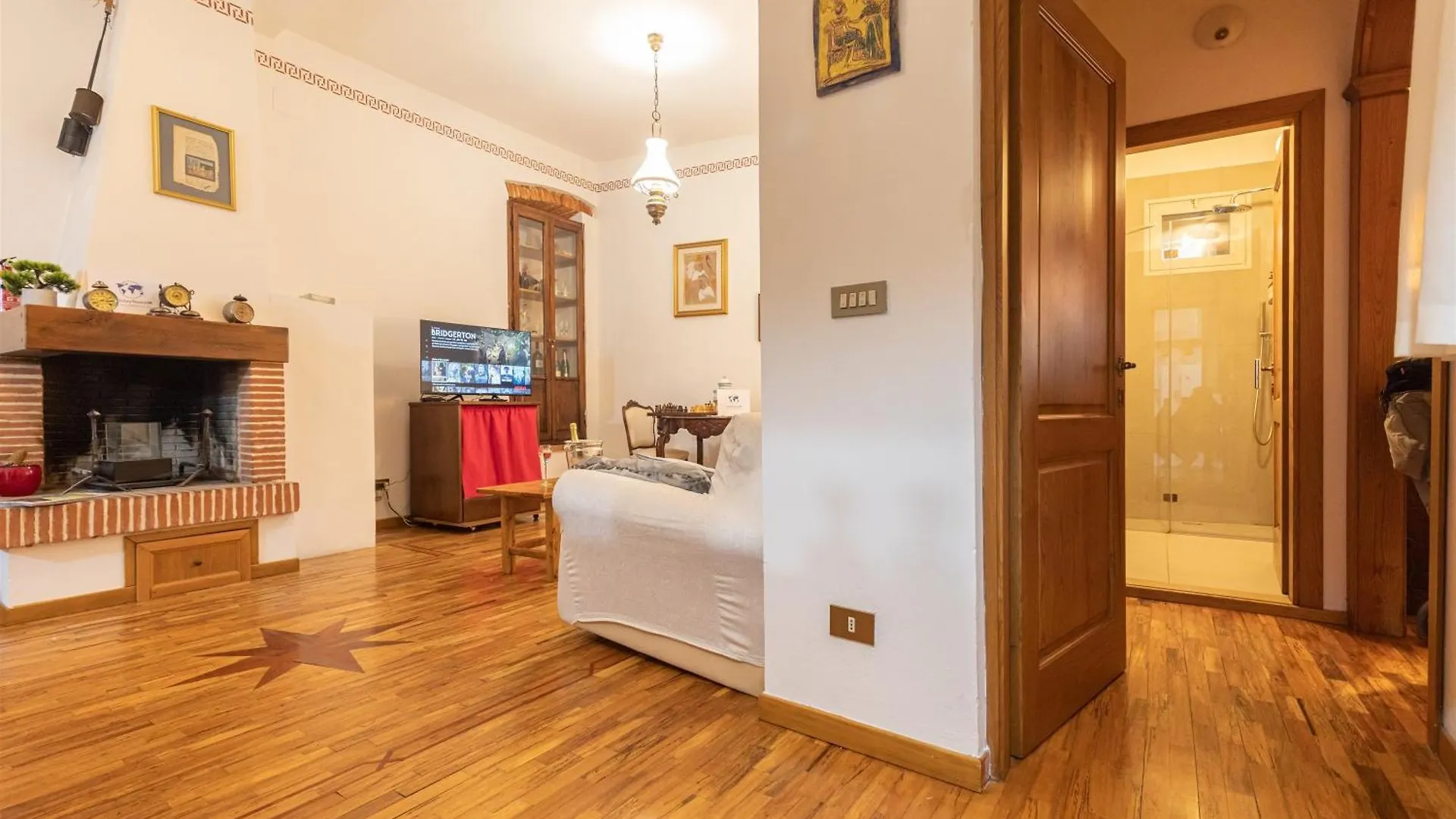 Apartment L' Angolo Del Tempo By Holiday World Arezzo