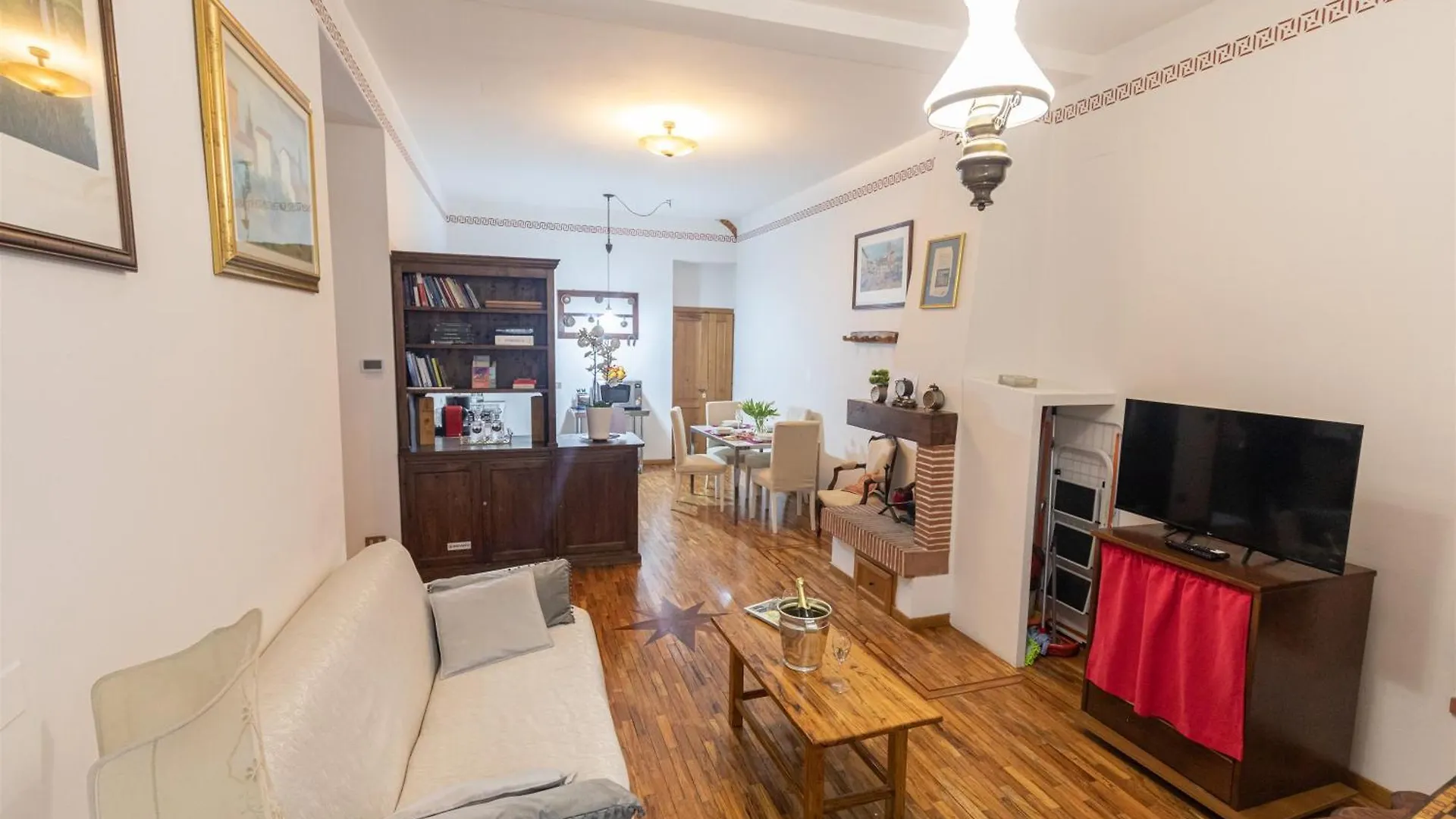 L' Angolo Del Tempo By Holiday World Arezzo Apartment